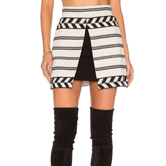 Alice + Olivia Dresses & Skirts - Alice and Olivia “Daysi” Mini Skirt